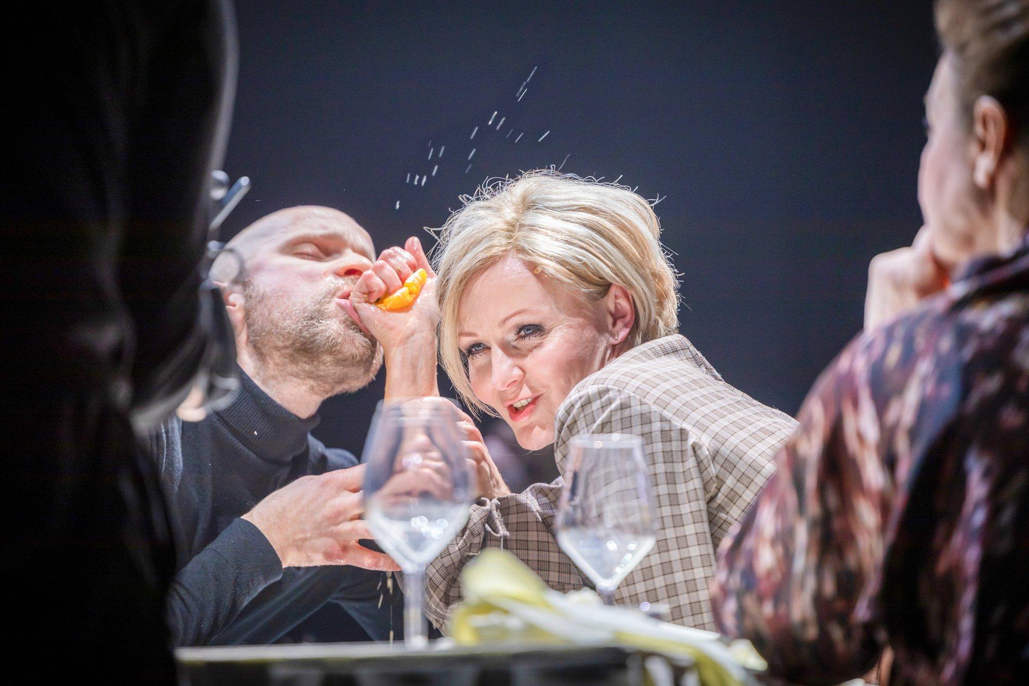 Publiku ninapidi vedamise meistriklass – „Te ju teate, kuidas näeb välja Maiken Pius?“