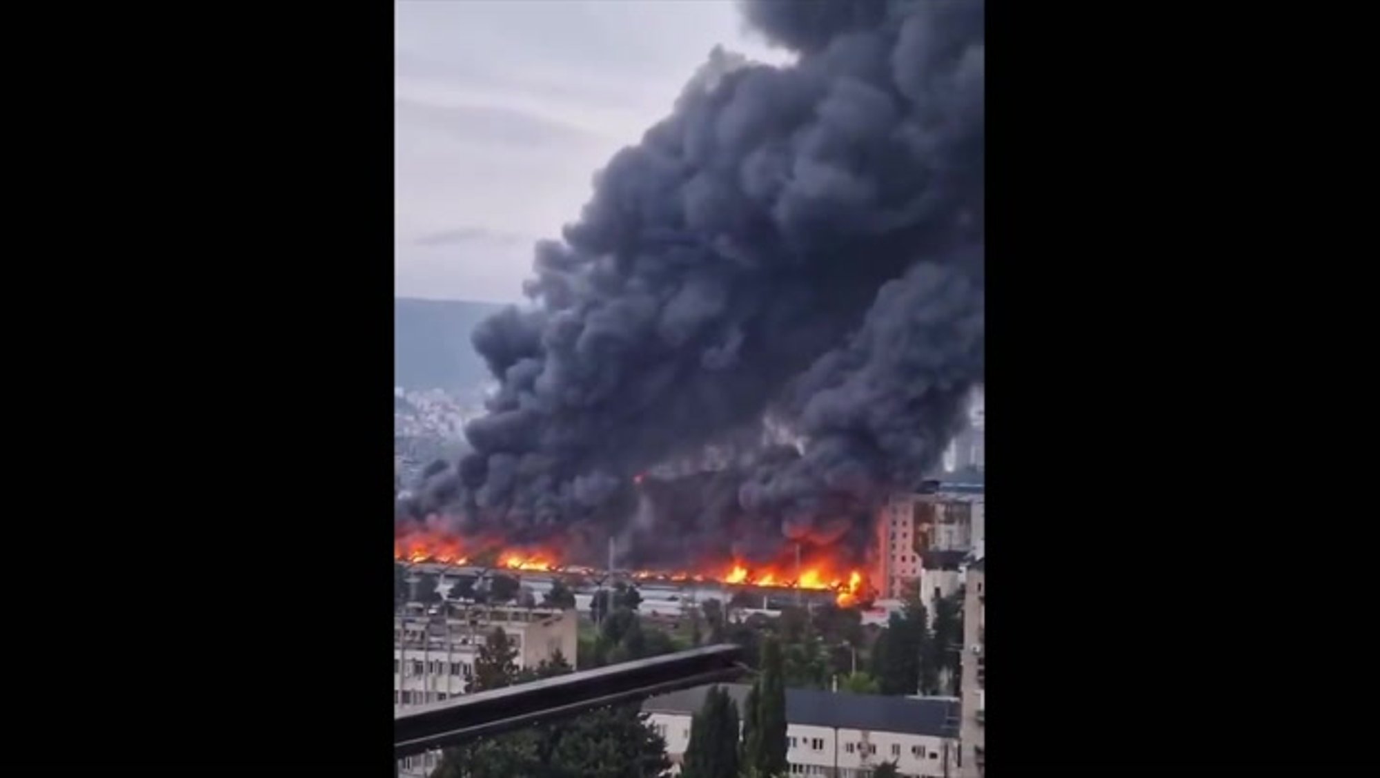 VIDEO | Thbilisi turul möllas tohutu tulekahju