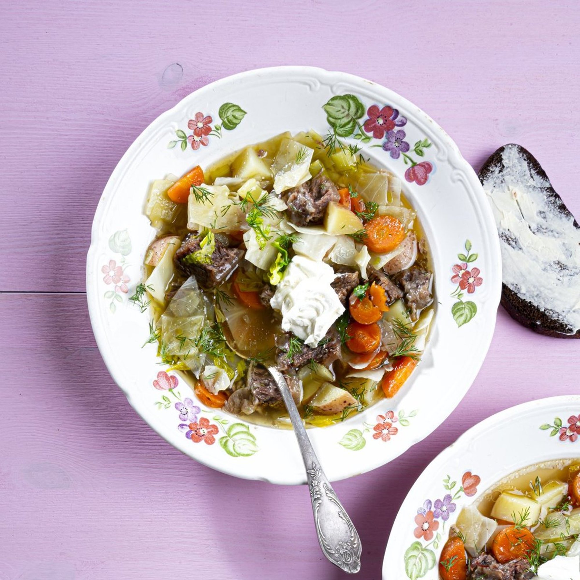 RETSEPT | Südantsoojendav klassika! 3 põnevat variatsiooni värskekapsasupist