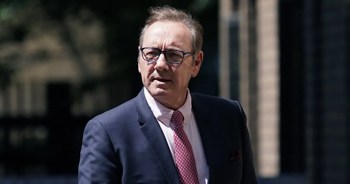 Tühistatud näitleja Kevin Spacey naaseb ühte oma kõige kuulsamasse rolli