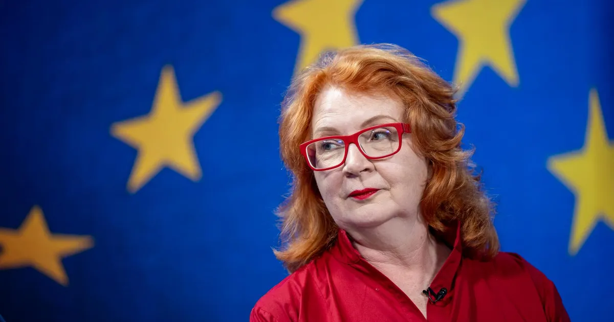 VIDEO ⟩ Europarlamendi saadik Jana Toom jagab armsaid kaadreid lapselapsega, avaldades ka tüdrukutirtsu nime