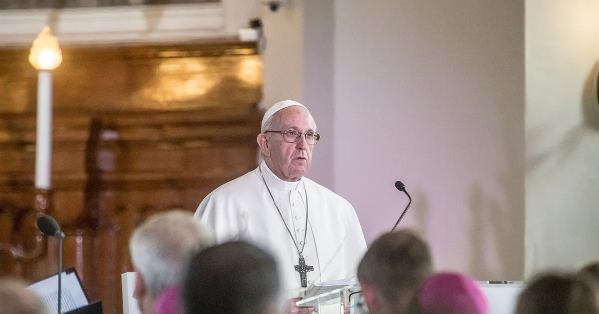 Paavst Franciscus suri Vatikani teatel insulti