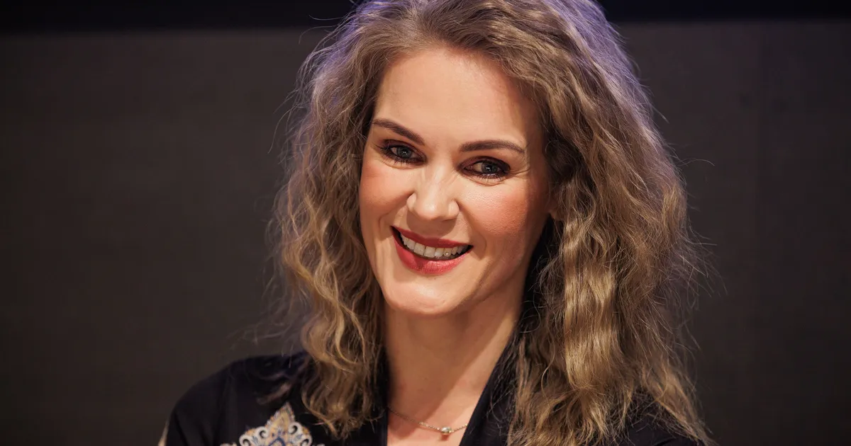 «Kuldar olen, Pärnust!» Mihkel Raud pani Epp Kärsini raadioeetris kentsakasse olukorda