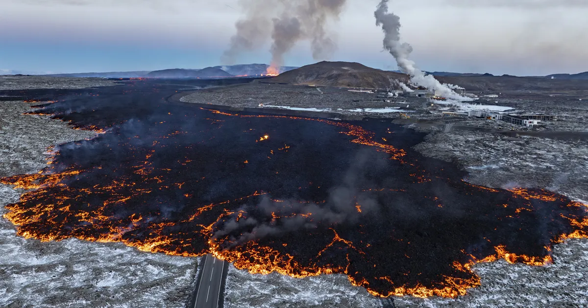 Islandil Grindavíki lähedal hakkas taas purskama Sundhnúkuri vulkaan