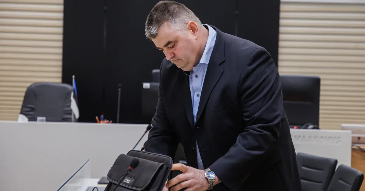 VIDEO ⟩ «See on prokuratuuri ja politsei fabritseeritud!» Süüdistus liiklusraevus viis endise politseiniku kohtu ette