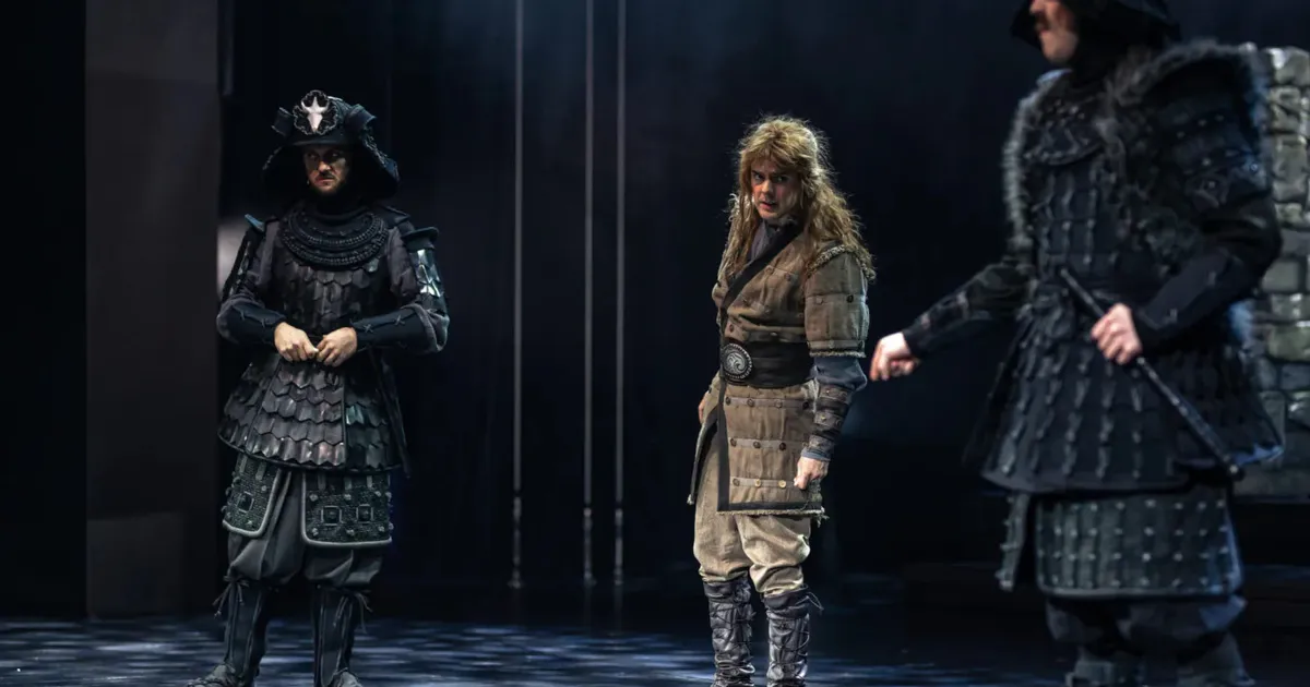 Näitleja Priit Strandberg kukkus laval kahe meetri sügavusse auku