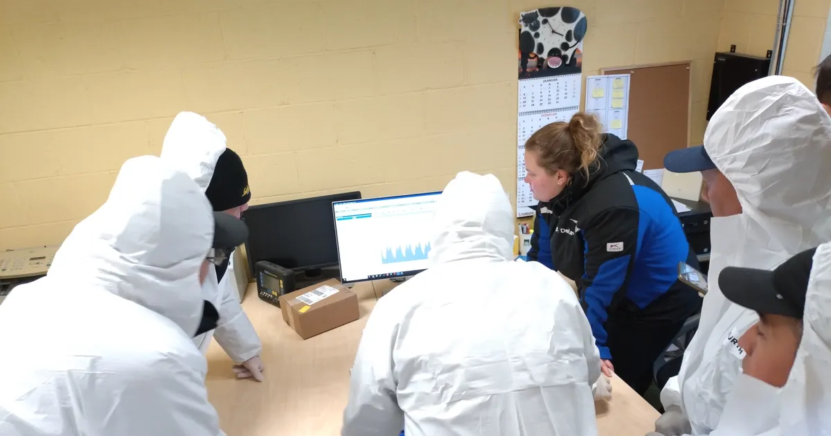 Usbekistani farmerid õppisid Eestis kaasaegseid loomakasvatusoskusi