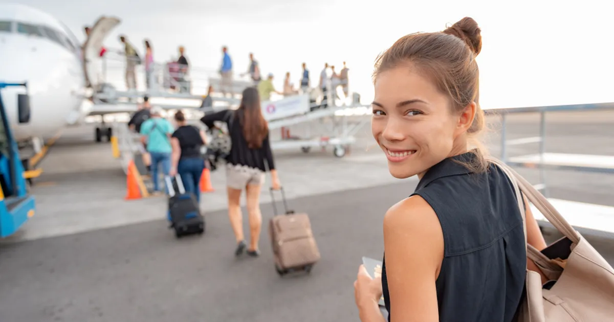 Noor naine räägib uhkusega, kuidas ülekaalus pagasi Ryanairi pardale smugeldas