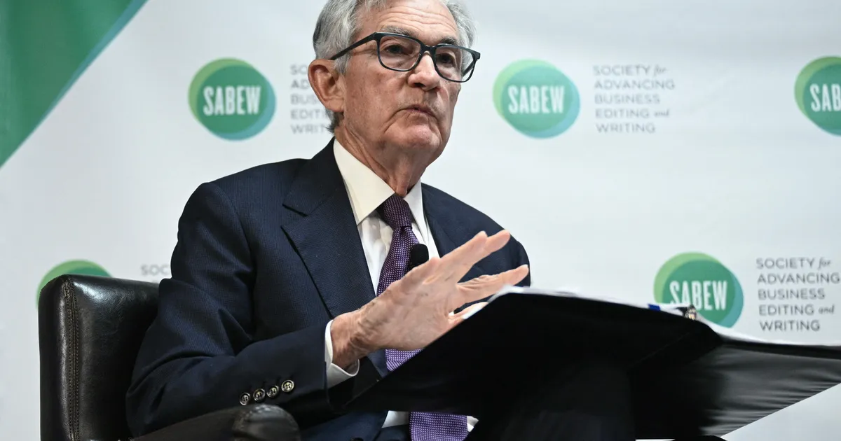 POWELL ⟩ Astume sammu tagasi ja ootame