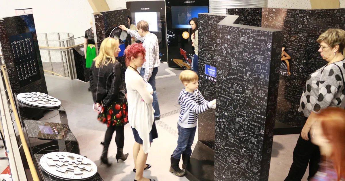 Video ⟩ Sõjas hävinuks peetud Ahhaa näituse eksponaadid jõudsid viimaks Kiievisse