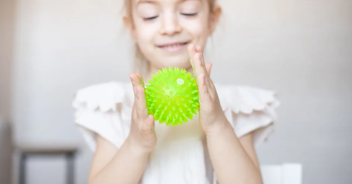 HOIATUS ⟩ Laste hulgas leviv TikToki väljakutse viis seitsmeaastase tüdruku koomasse