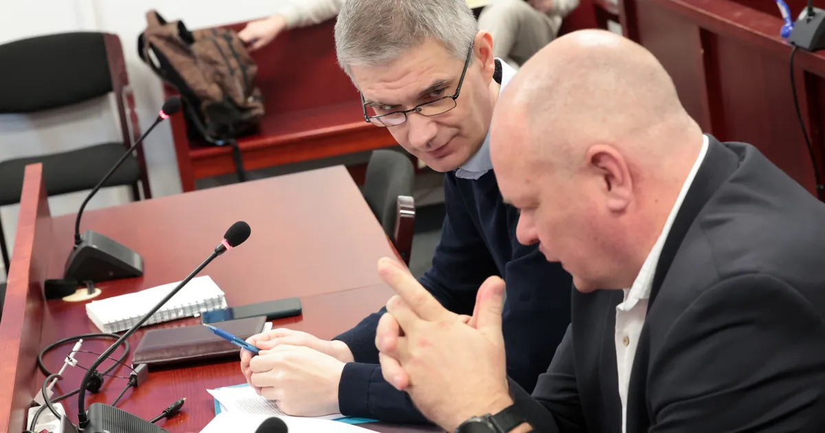 «Üks süüdistatavatest on kõrgohtlik.» Algas Tartu vanglas pliiatsirünnaku ja peksmise arutamine