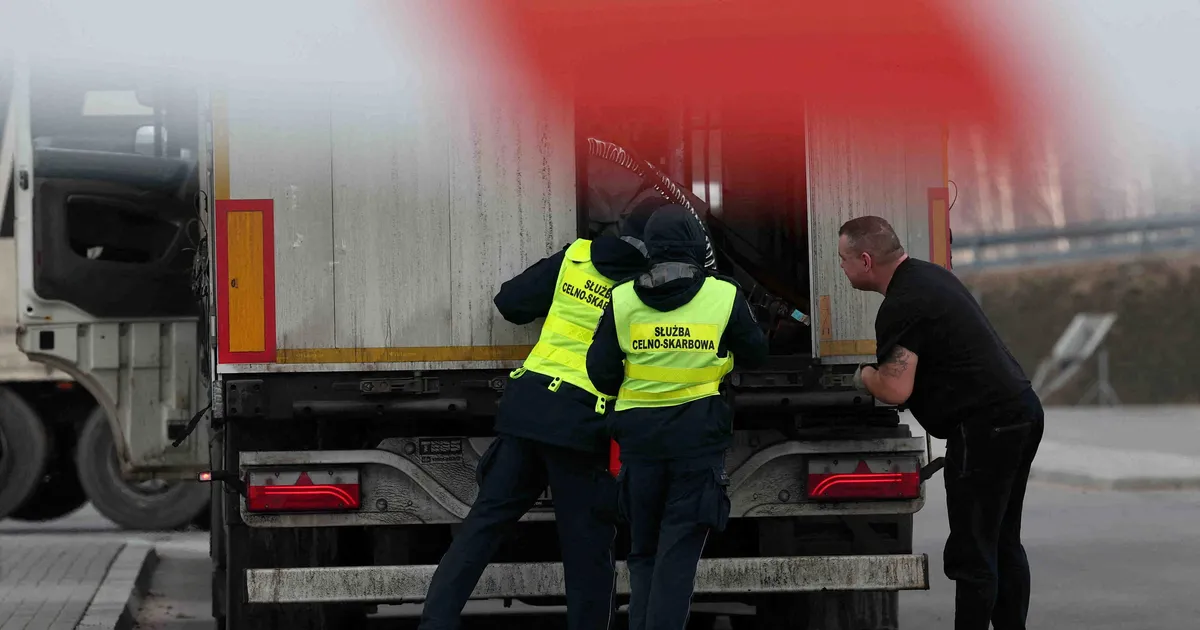 Leedu piirivalvurid said kätte kirikukella üle piiri smugeldanud päti