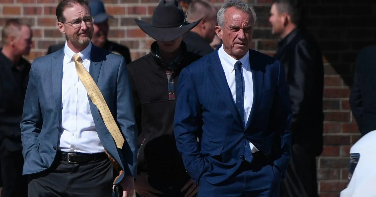 ÜLEVAADE ⟩ USAs teise lapse elu nõudnud leetripuhanguga koos levivad väärad ravisoovitused