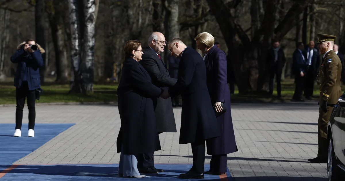 GALERII ⟩ Poola president Andrzej Duda alustas Eesti riigivisiidi teist päeva Kadriorust