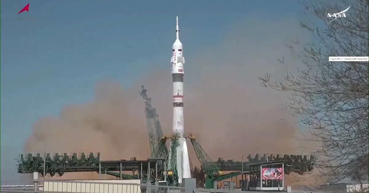 VIDEO ⟩ Kosmoselaev Sojuz asus ameeriklase ja kahe venelasega teele Rahvusvahelise Kosmosejaama suunas