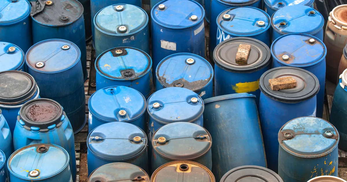 FOTOD JA VIDEOD ⟩ Pankrotis kokapaar põgenes Rootsist maksuameti ja 158 tünnitäie inimväljaheite eest