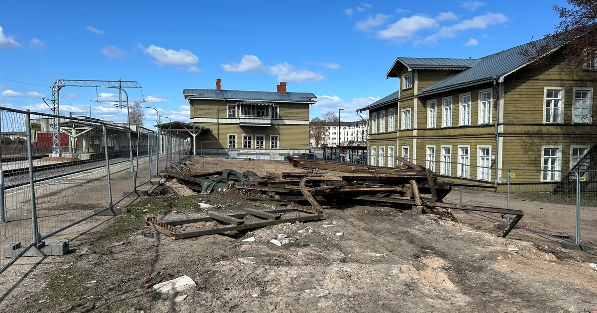 PILDID ⟩ Omanik kavandab vaksalist kadunud pagasiaida asemele iseteenindushotelli