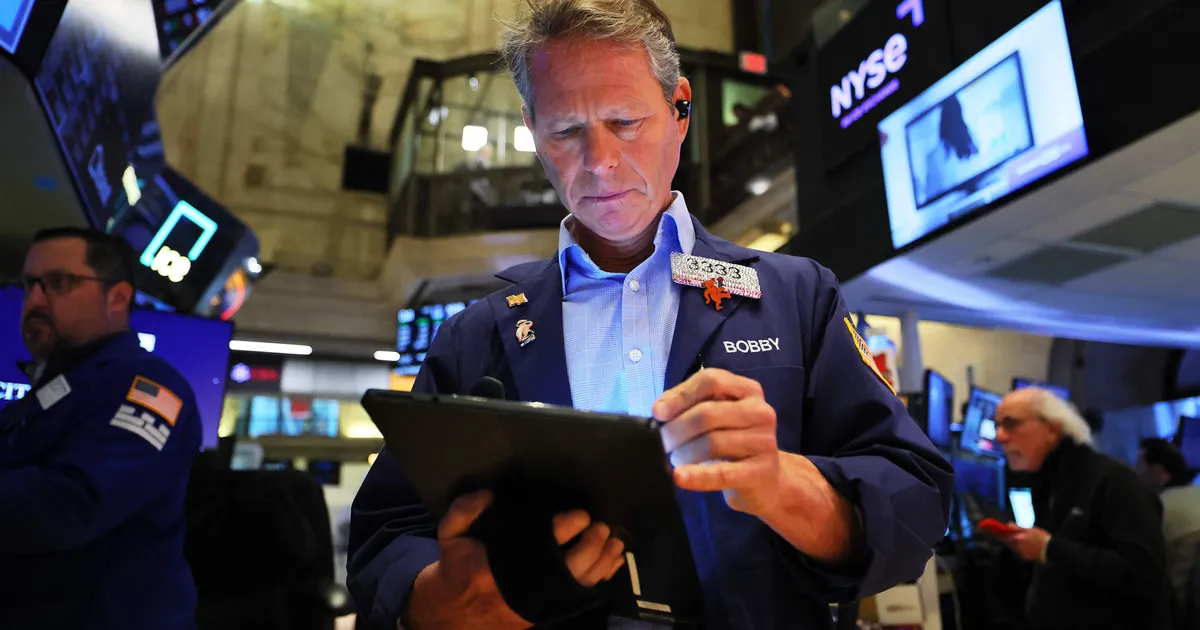 Novembris aktsiad müüa soovitanud strateeg prognoosib aktsiaturu tõusu ja 200 dollarilist naftat