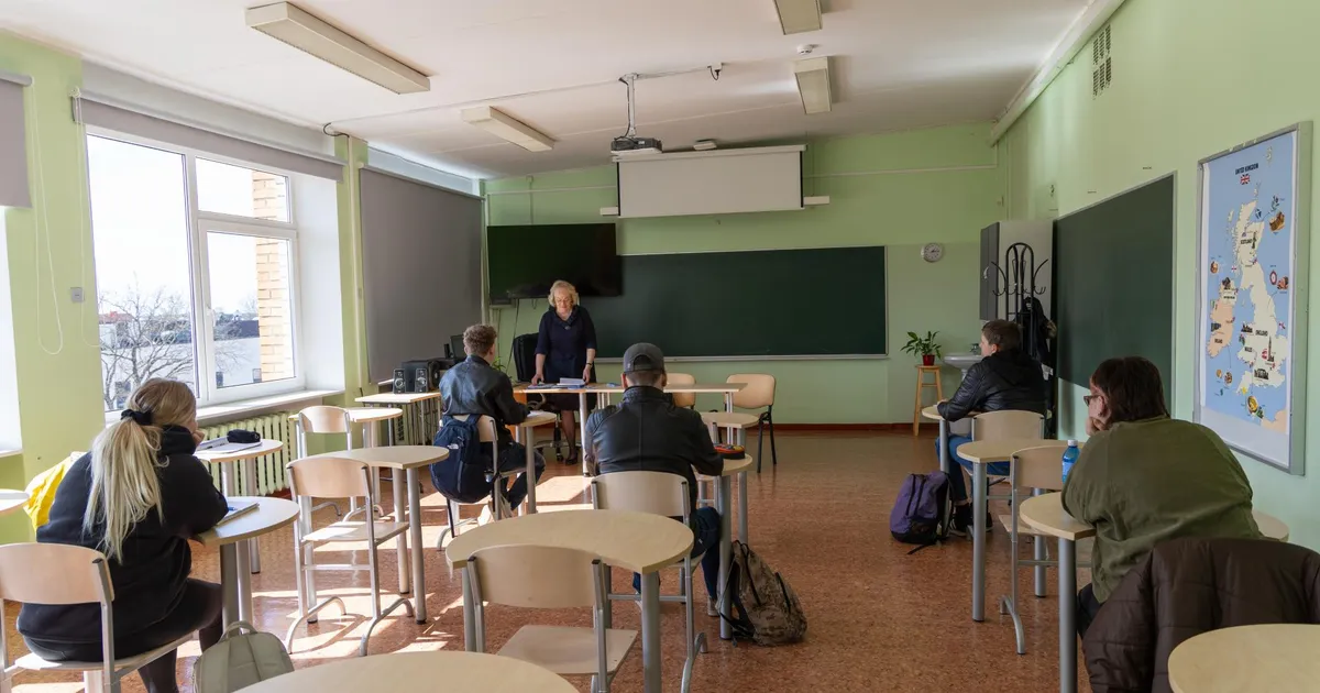 Omanikku vahetav täiskasvanute gümnaasium kolib kohtumajja