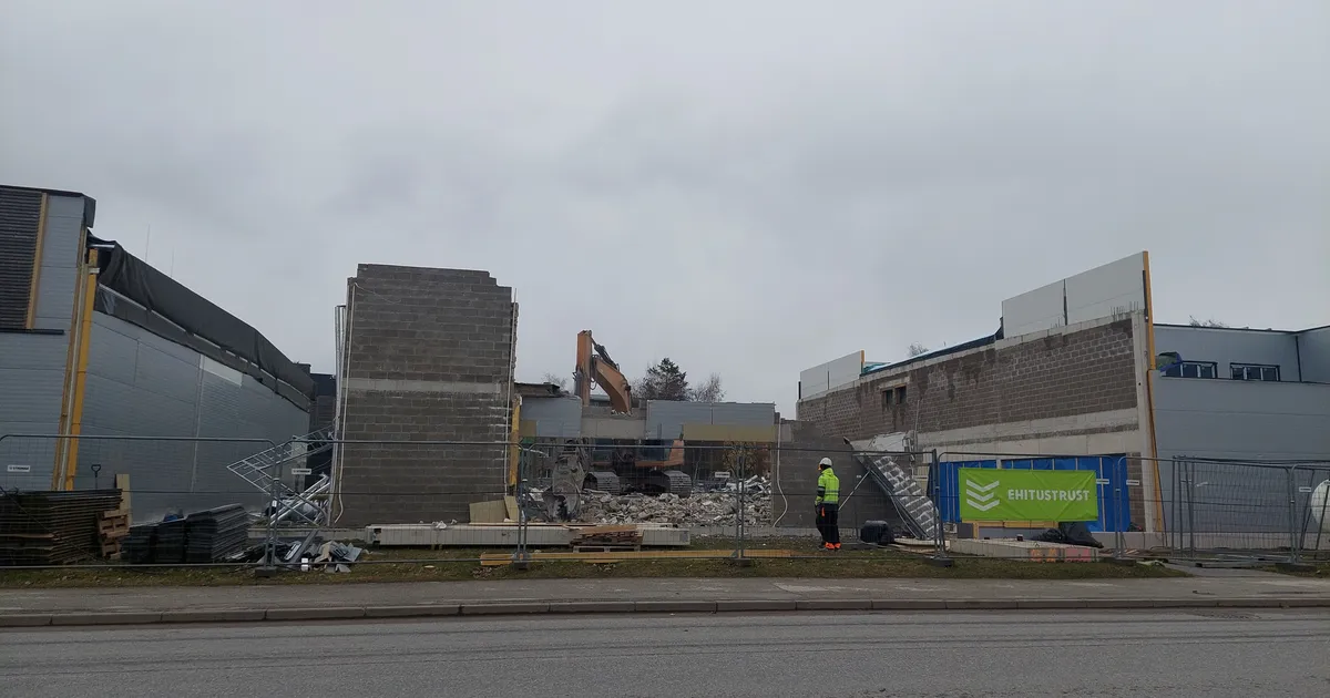 Suure kaupluse juurdeehitisel läks hoopis lammutamiseks. Mis juhtus?