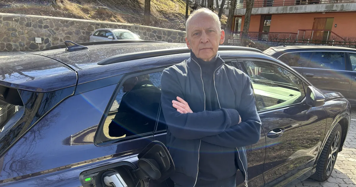 Postimehes ilmunud kriitiline lugu tõi Vahur Kersnale akna alla ootamatu masina