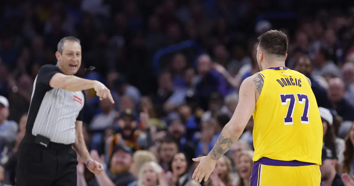 VIDEO ⟩ Doncic eemaldati mängust... fänniga sõnelemise eest!