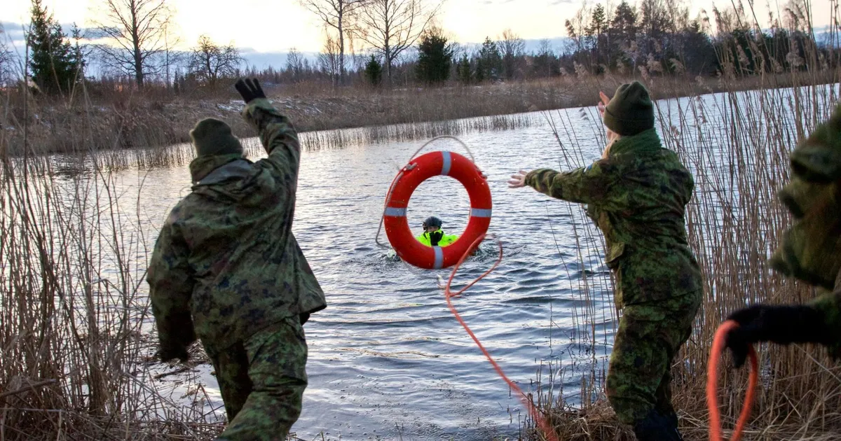 Naiskodukaitsjad ja kodutütred võtsid mõõtu üle ööpäeva kestnud retkel