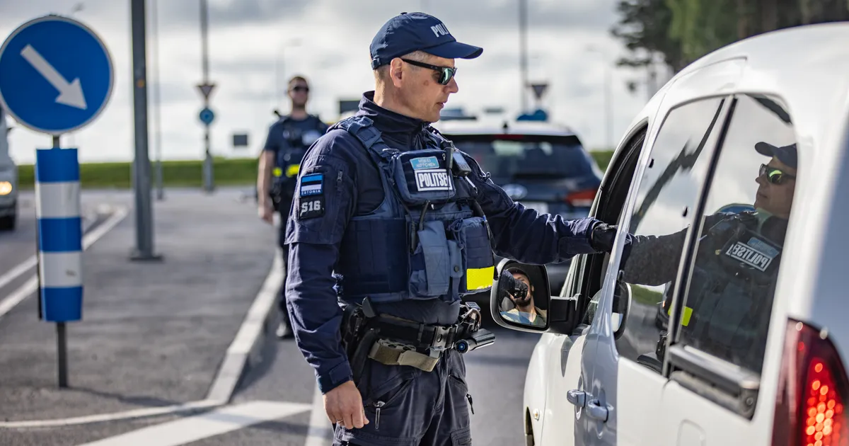 LUSTAKAS VIDEO ⟩ Vaata, kuidas Lõuna-Eesti politseinikud keerutavad jalga rahvusvahelise tantsupäeva puhul
