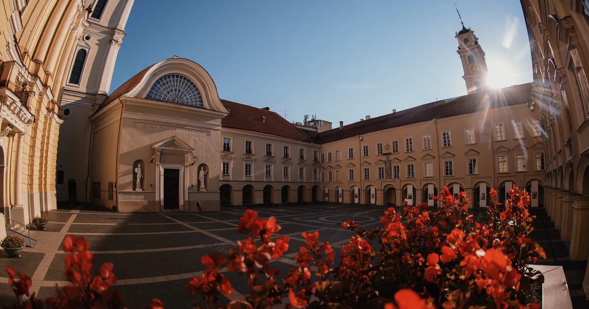 IDA JA LÄÄNE SILD ⟩ Vilniuse ülikooli Venemaa uuringute õppekava reklaam ajas tudengid marru