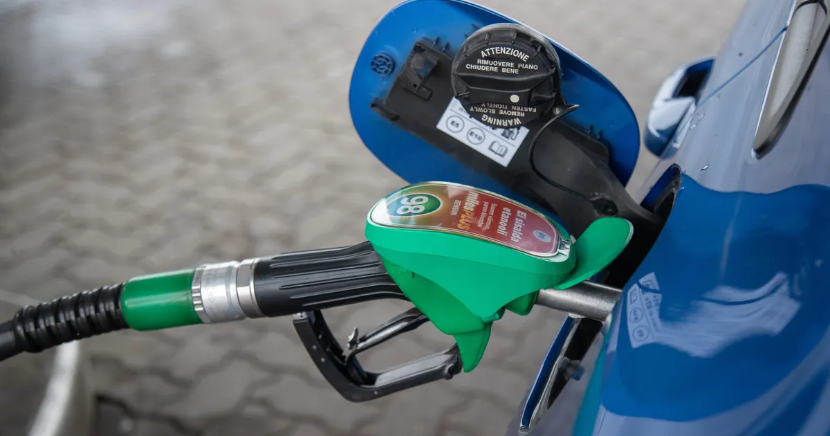 Lõpuks ometi: nafta hinna langus jõudis otsapidi Eesti tanklatesse