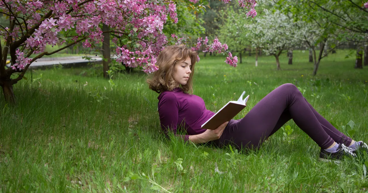 TÄHENDUSLIK LUGEMINE ⟩ 10 väga erinevat inimest soovitavad raamatuid, mis läksid neile südamesse