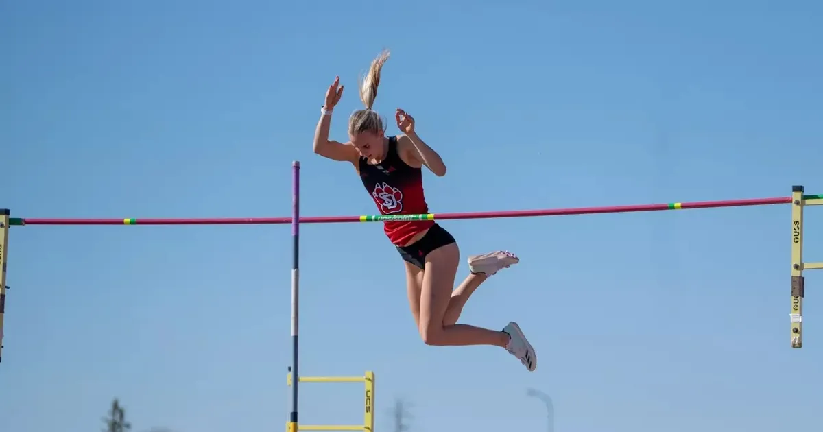 VIDEO ⟩ Ilus algus välishooajale: Mülla parandas Eesti teivashüpperekordit