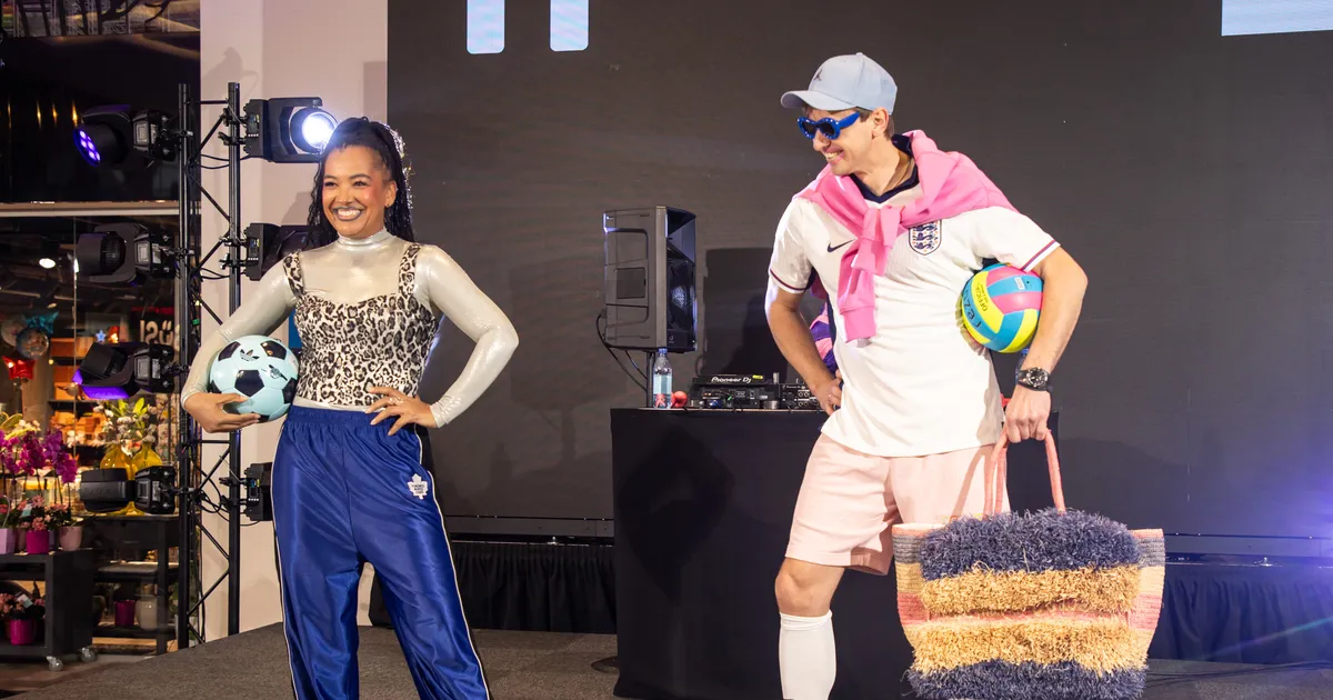 GALERII ⟩ Staarid avasid T1 keskuses üles seatud moeturul oma riidekapi, toimus omanäoline moeshow