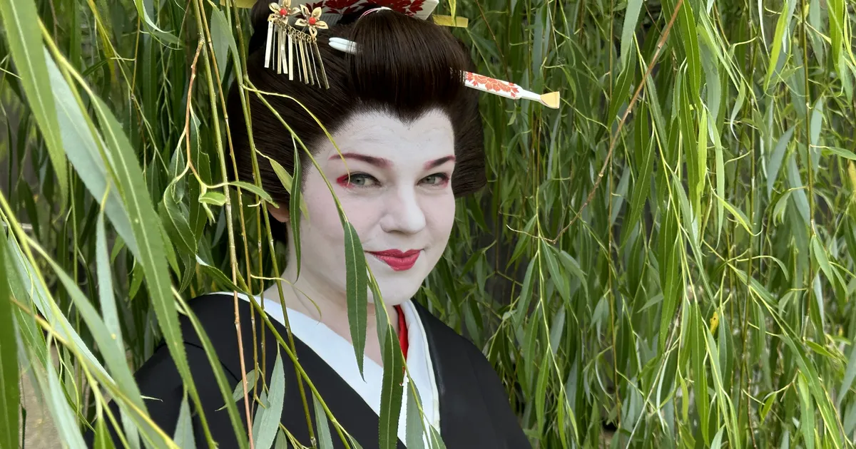 OHHOO ⟩ Tuuli Roosma kehastus maailma kõige kaunimas linnas geišaks