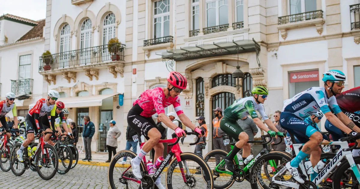 Van der Poel näitas Pariis-Roubaix'l võimu, rehvipurunemine nurjas Mihkelsi «elu jalad»