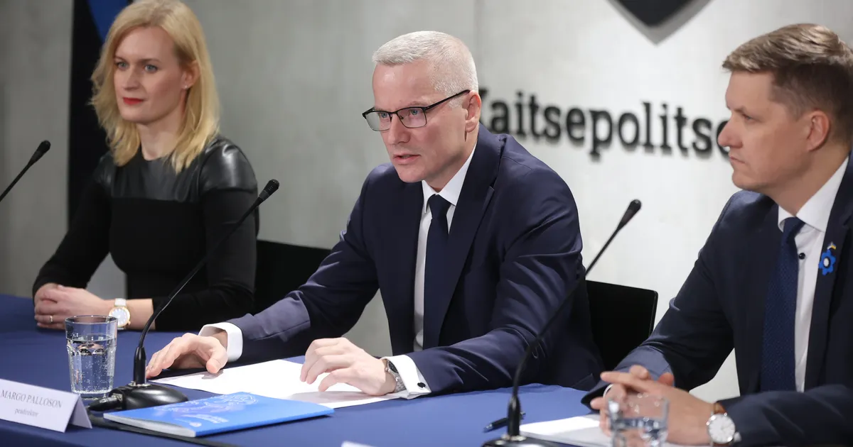 FOTOD JA VIDEO ⟩ Kaitsepolitsei tutvustas aastaraamatut