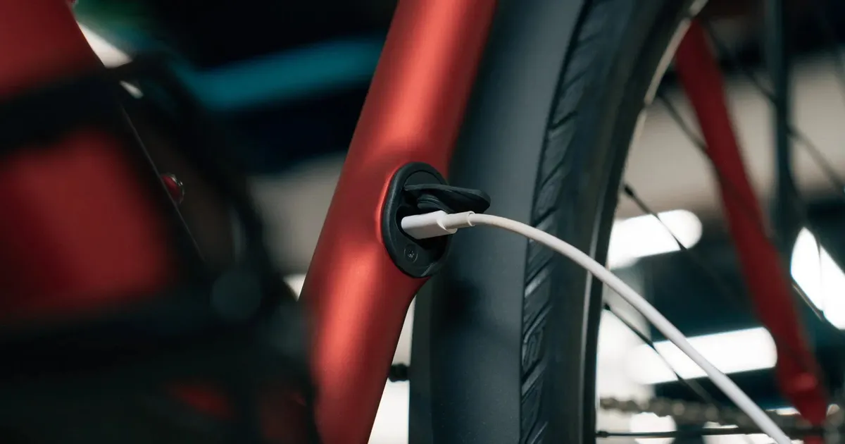 Kas poripritsmete kõrguselt USB-ga laetav elektriratas päästab Ampleri?