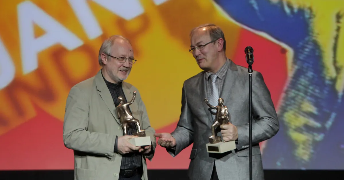 TOP 20 ⟩ Kevadist raamatumüüki juhib värske lastelugu Roosi ja Lotte kevadest