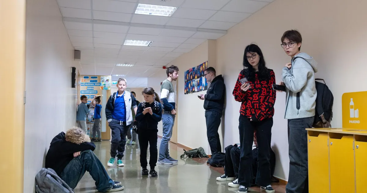 Uuest õppeaastast nihkub koolijütsidel tundide algus hilisemaks