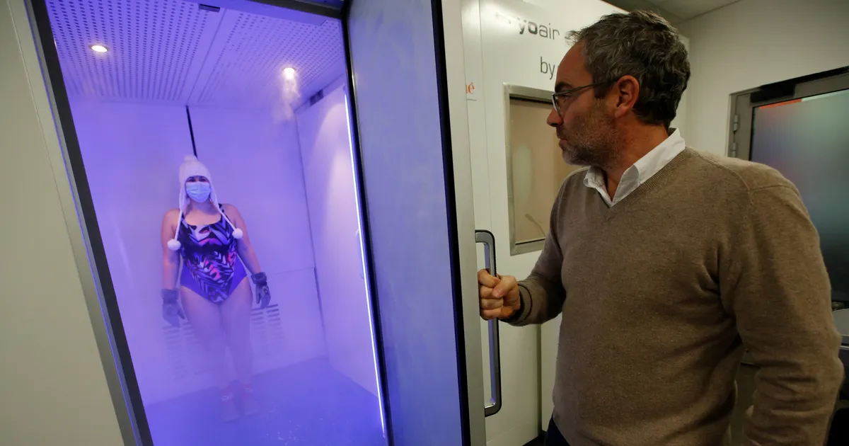 VIDEO ⟩ Naine suri ja teine on ​​haiglas pärast külmaravi seanssi Pariisi jõusaalis