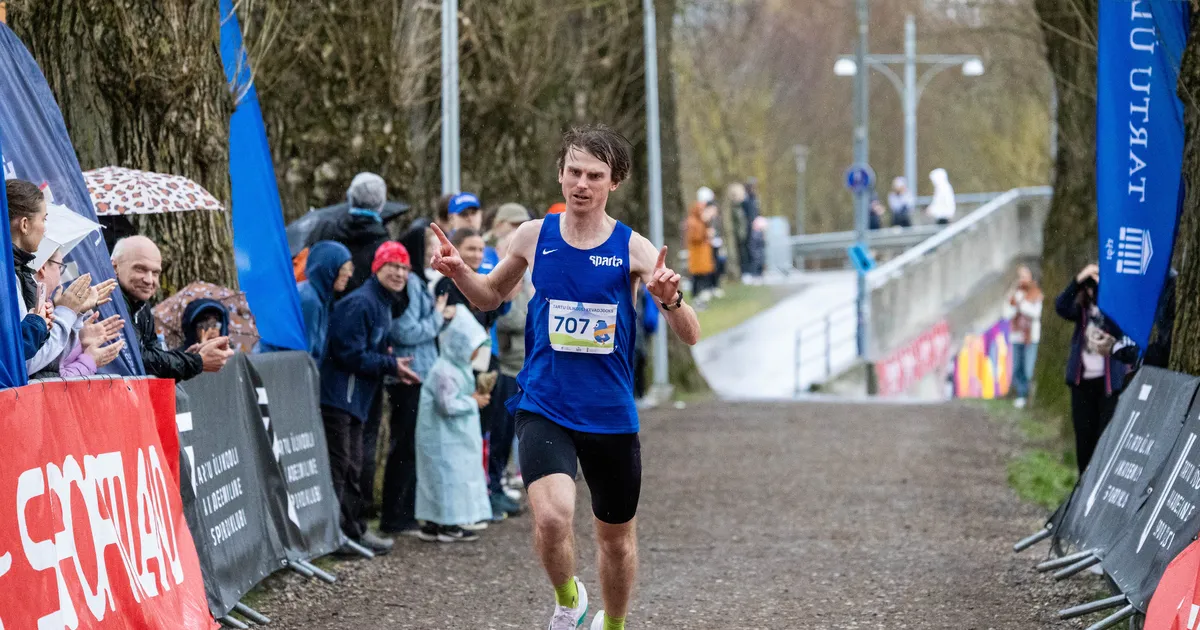 GALERII ⟩ Hilinenud stardiga ülikooli kevadjooksul osales rekordarv inimesi. Võidutsesid Vilismäe ja Arro