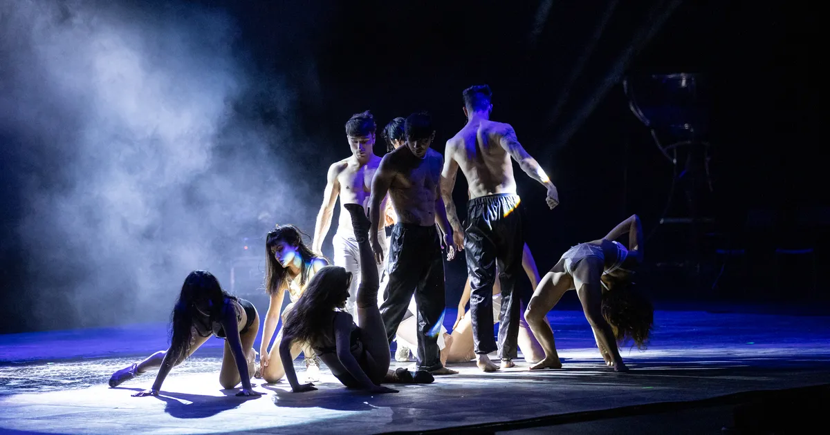 KUUM GALERII ⟩ Alexela kontserdimajas toimus sensuaalne sõu, salapärase kaaslasega oli kohal ka Epp Kärsin