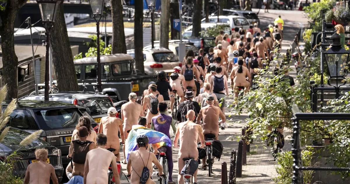 Kiivriteta hollandlased kihutavad end jalgratastel surnuks