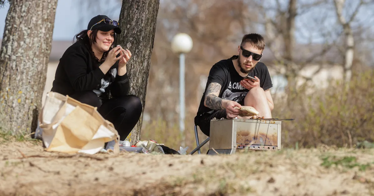 KEVADINE GALERII ⟩ Vaata, kuidas Koplis inimesed esimese kuumalaine vastu võtsid