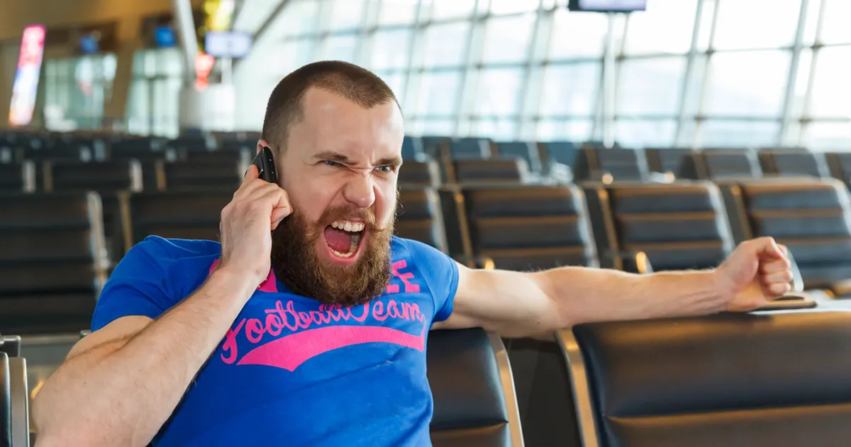 Lend võttis ootamatu pöörde, kui reisija hammustas stjuardessi – sekkuma pidi ka politsei