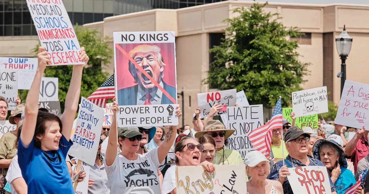 «KÄED EEMALE!» ⟩ USA linnade tänavad täitusid president Trumpi vastu meelt avaldavate ameeriklastega
