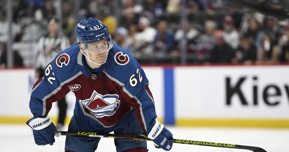 VIDEO ⟩ Soome hokitäht sai NHLis hakkama täiesti eriskummalise väravaga