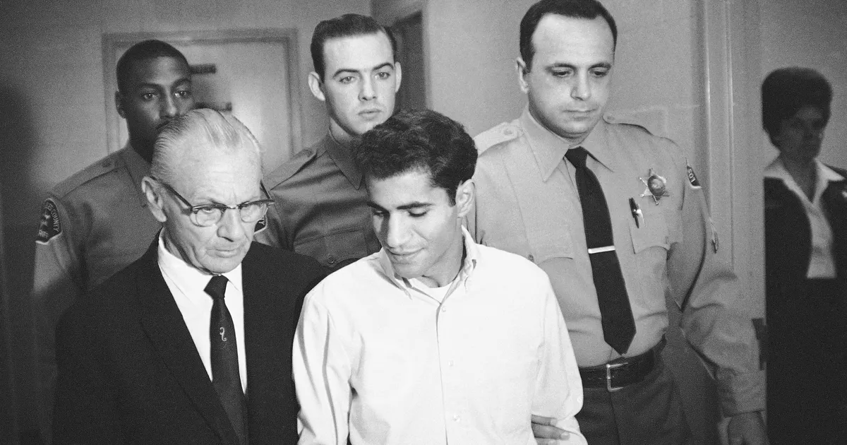 Kennedy salatoimikute vahelt kukkusid välja palgamõrtsuka sõnumid