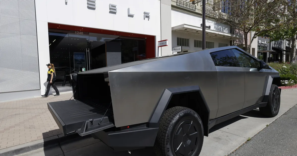 Investorid pigistasid silma kinni: Tesla kasum kukkus, aktsia tõusis